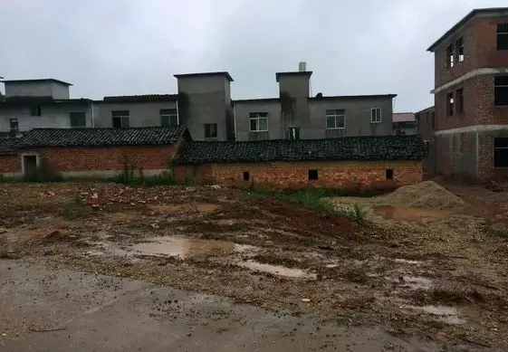 【自建房案例】網(wǎng)友30萬蓋三層自建房，建成效果讓鄰居紛紛仿建！